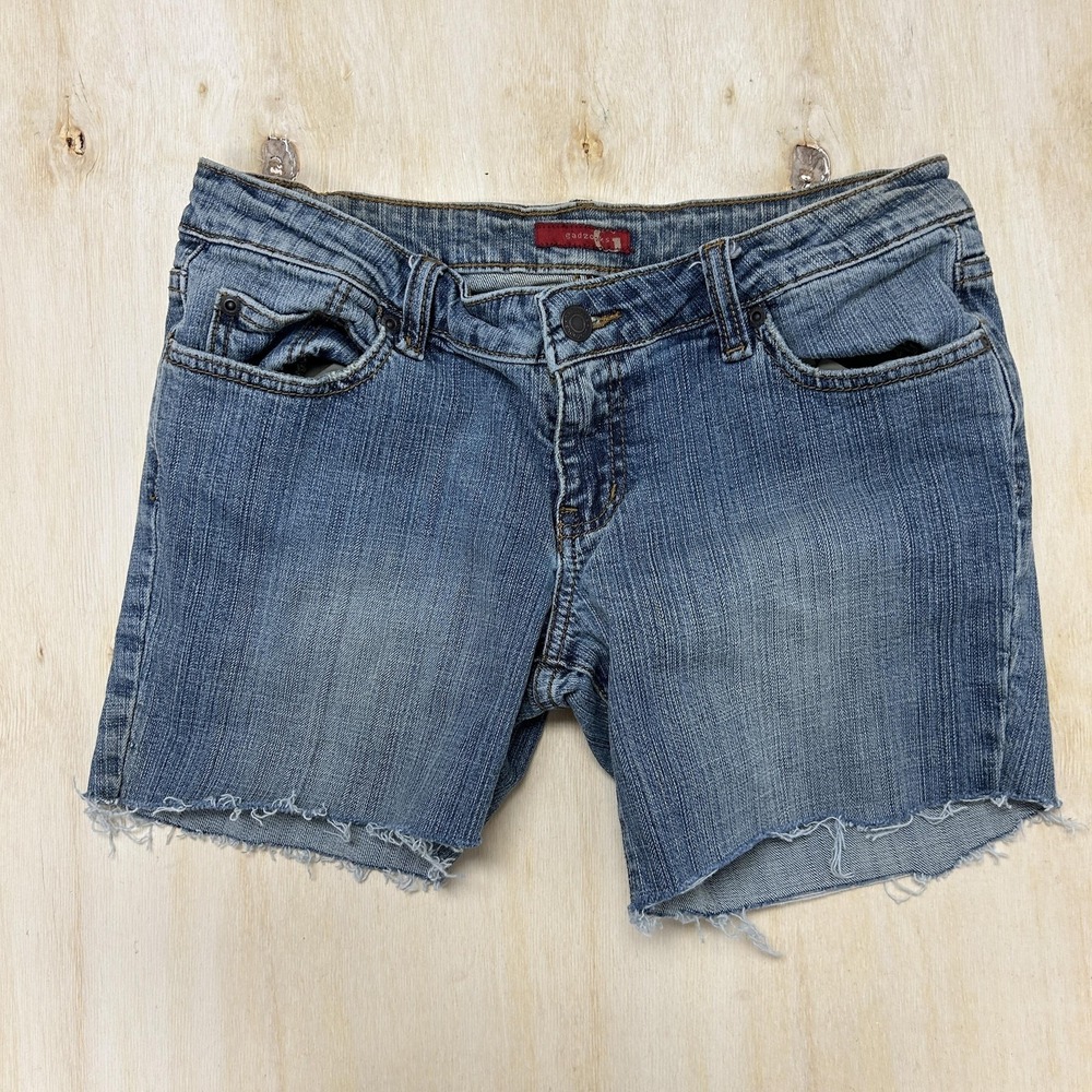 Vintage Gadzooks Shorts Womens 29 Blue Denim Bermuda Cutoff Embroidered Raw Hem